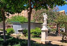 Què fan unes estàtues mitològiques en un parc del barri de Patraix?