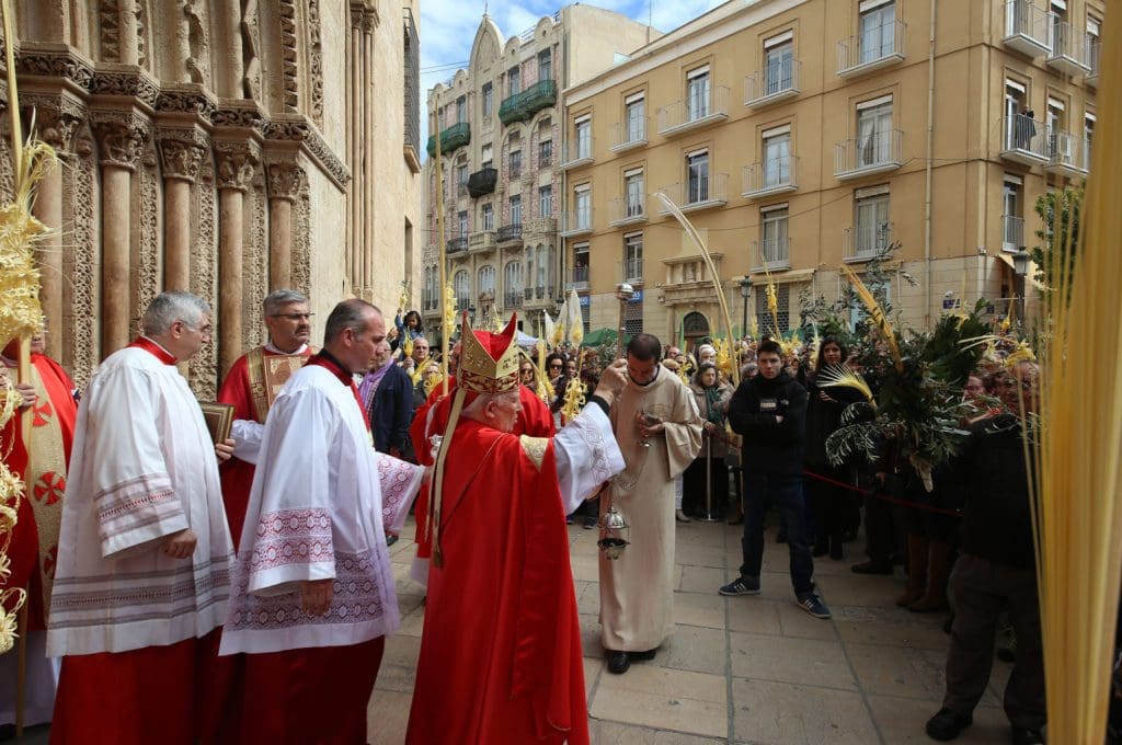 El Arzobispo presidirá el Domingo de Ramos en la Catedral con la ...