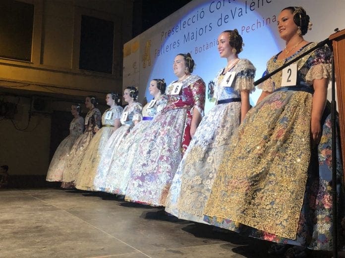 <!--:ca-->DhiM1iJX0AEcLjR<!--:-->