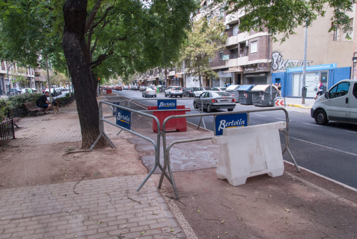 Imatge de la reparació del carril bici en Manuel Candela/ Ajuntament de València