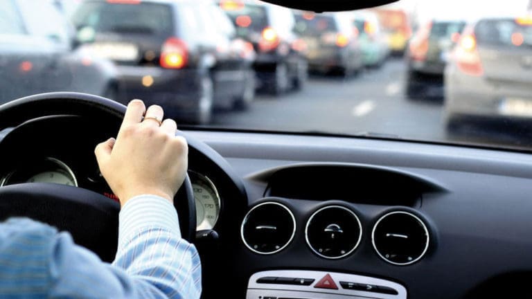 La UV proporciona una plataforma para compartir coche ante los problemas de movilidad por la DANA