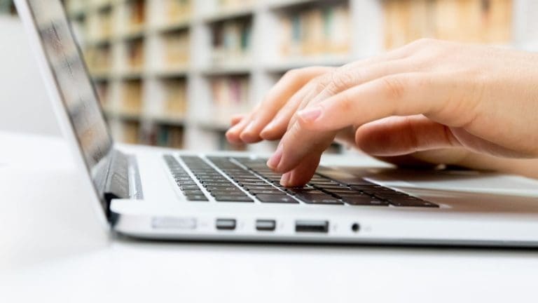 Labora ofrece en su aula virtual cursos gratuitos de orientación laboral