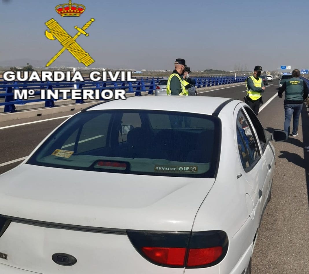 coche detenido por la guardia civil