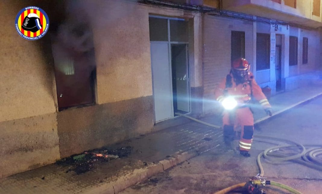 Imagen del incendio en la vivienda de Olleria