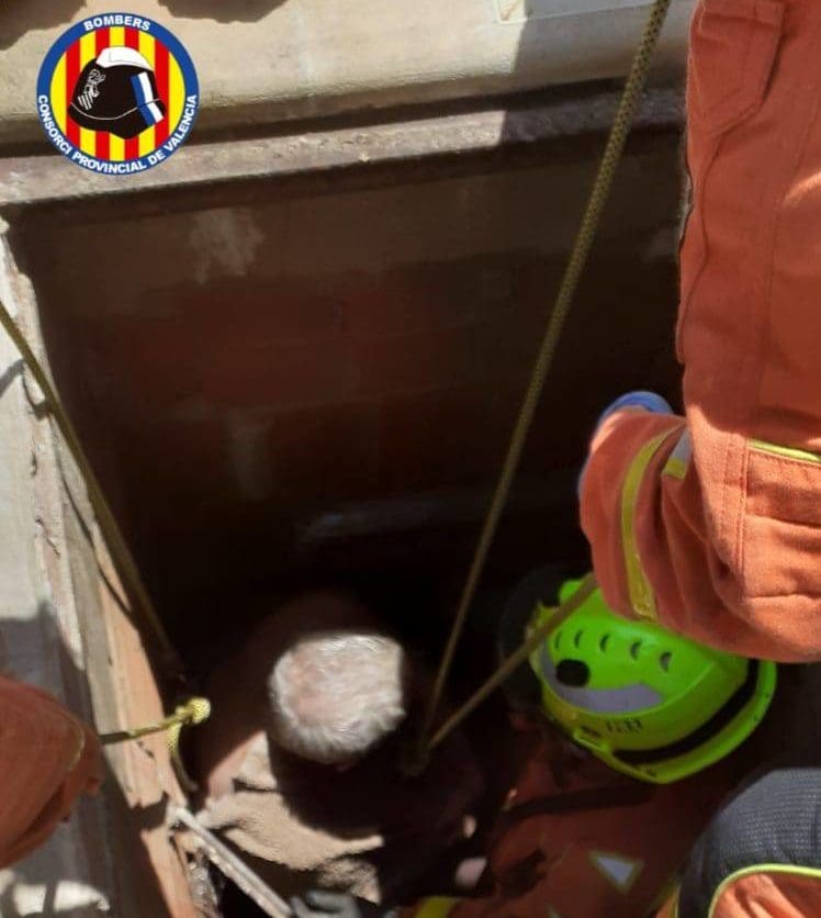 Rescate del hombre en el pozo Eliana