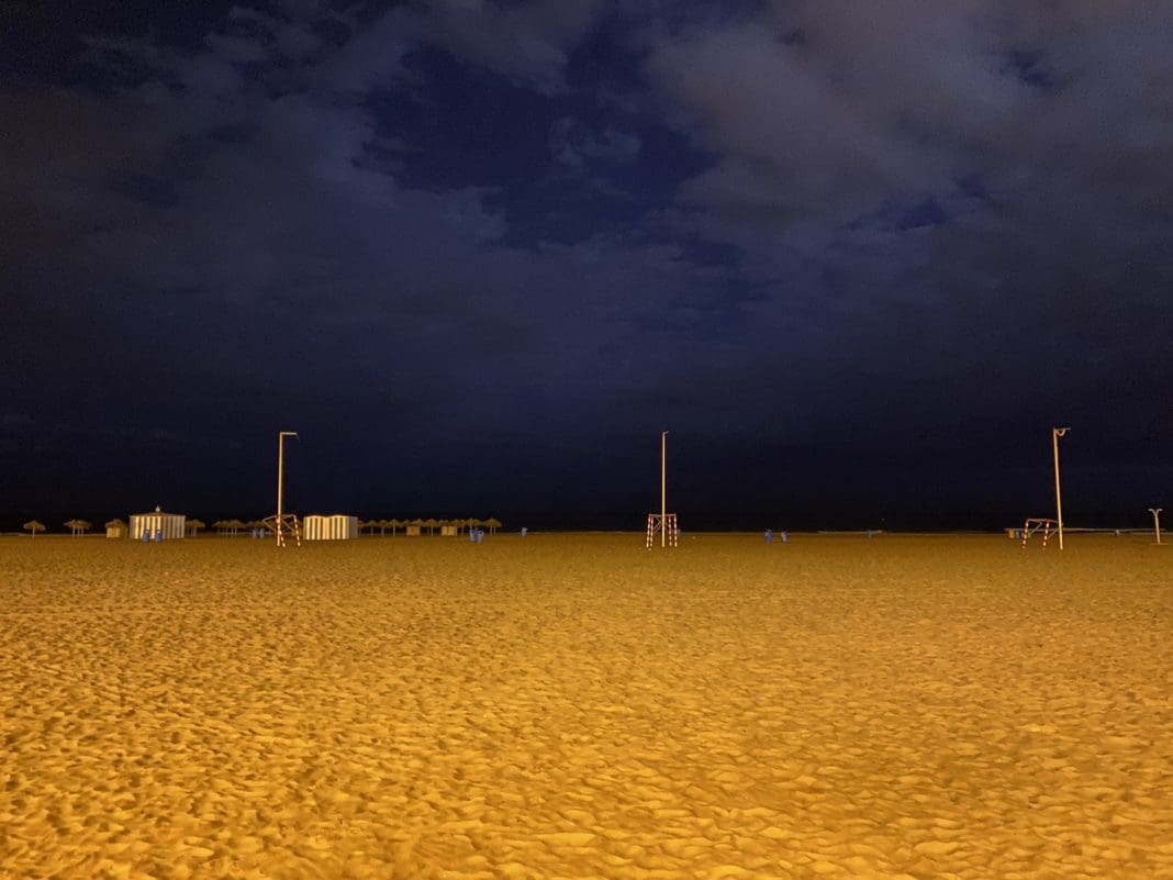 Playa de València vacía