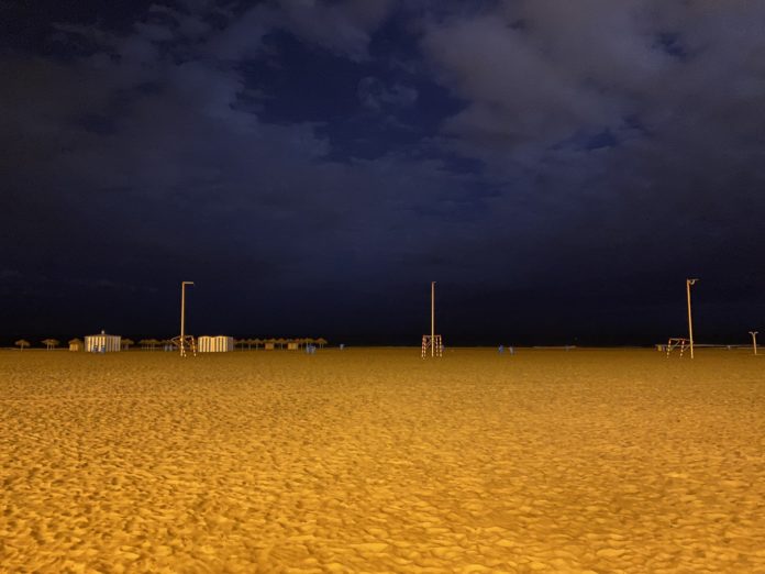 Playa de València vacía