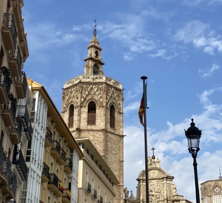 El alineamiento de rayos de sol en la torre del Micalet, el particular homenaje a la Asunción