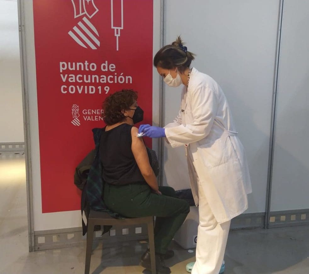 Vacunación masiva en IFA (Elche)