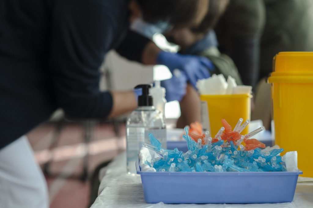 Más de 215.000 escolares ya han recibido la vacuna en la Comunitat ...