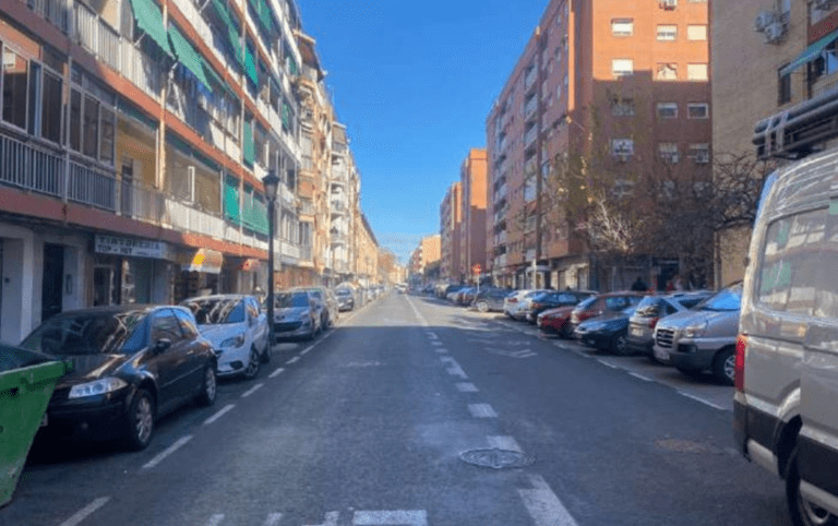 Catalá aboga por aparcamientos en altura en zonas como la fachada marítima ante la falta de espacio