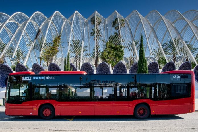 Uno de los buses híbridos de Valencia