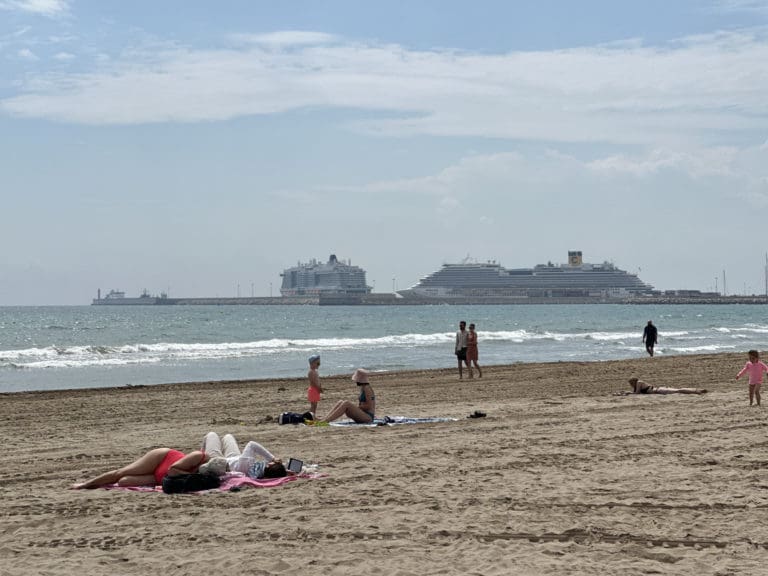 Las playas de la Malvarrosa y El Cabanyal contará con un dispositivo de salvamento y socorrismo en Semana Santa