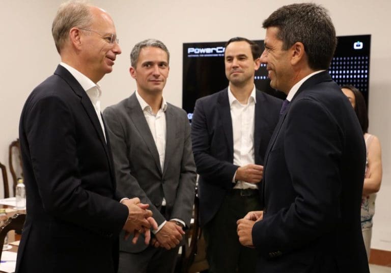 El Consell colaborará para que la gigafactoría de Sagunto ‘sea una realidad cuanto antes’