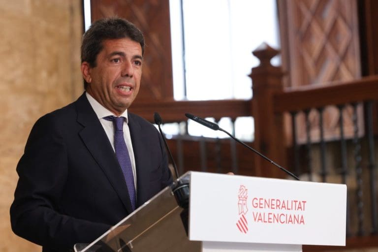 Carlos Mazón viaja a Bolonia para apoyar al sector cerámico