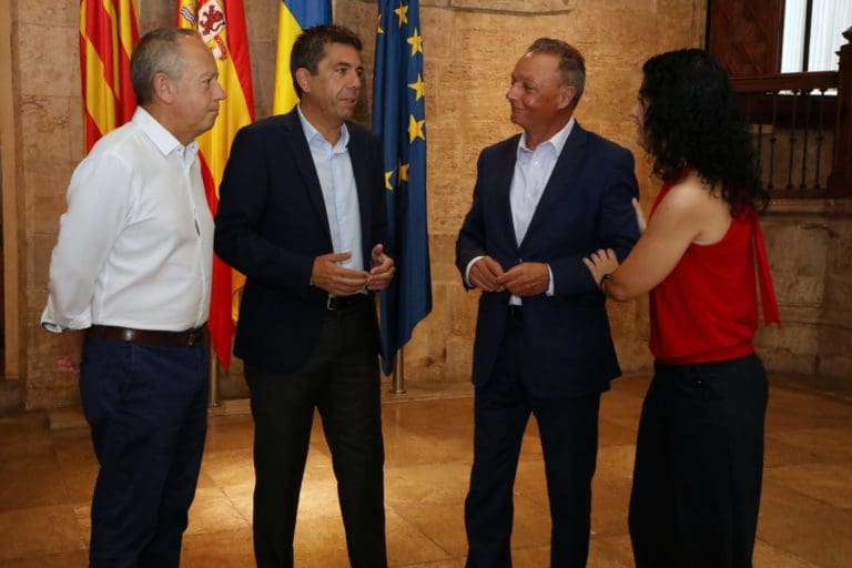 Mazón apela a una ‘conjura valenciana’ para exigir más inversiones, financiación y agua