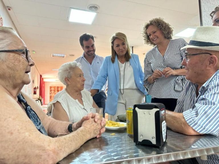 La Generalitat se compromete a reformar la sala de baile del CEAM de Torrent