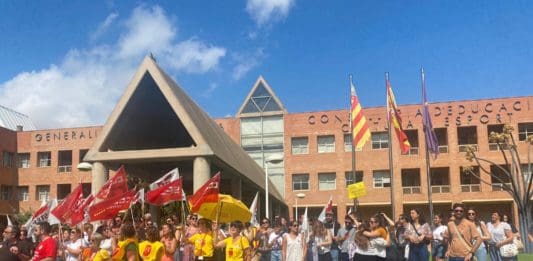 Uno de los momentos de la concentración de los distintos sindicatos/ VSM