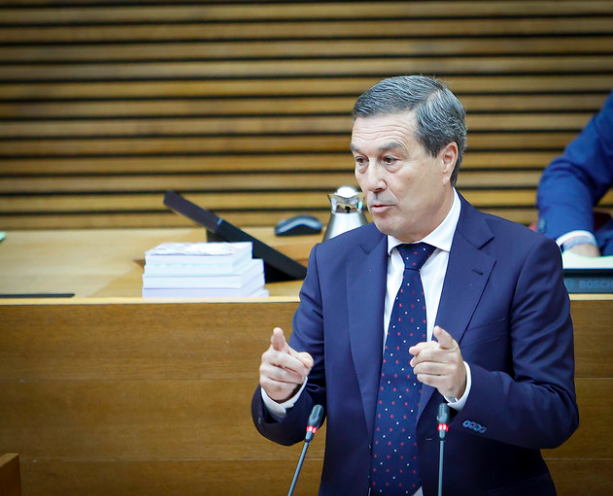 El conseller de Educación, Mariano Gómez durante su intervención/ José Cuéllar.