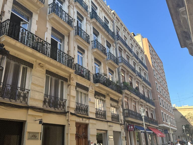 Vivienda habilita una línea telefónica para atender consultas relacionadas con la seguridad en edificios residenciales