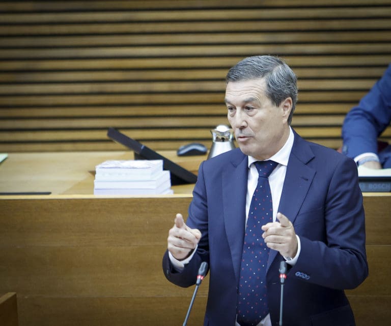 Gómez defenderá ‘a ultranza’ en el CISNS ‘la defensa de salud con espacios sin humo’, pero exige una memoria económica