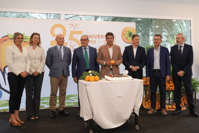 Mazón trabajará junto al sector para impulsar y reforzar el caqui de la Ribera del Xúquer