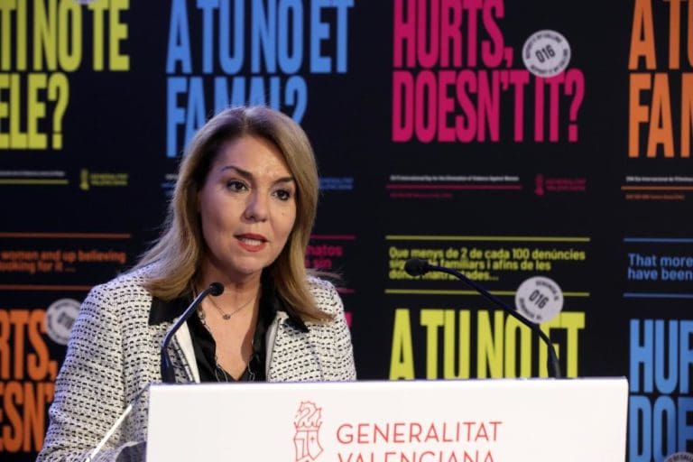 ¿A ti no te duele?: La Generalitat apela al entorno de la víctima de violencia de género para el 25N