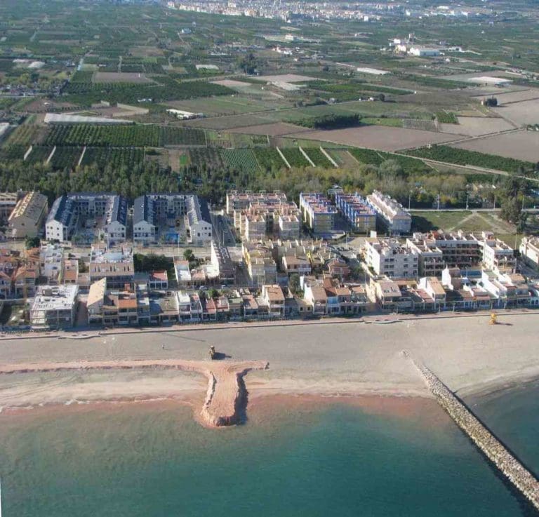 Medio Ambiente se persona en el deslinde de la playa de Puçol para proteger a los vecinos