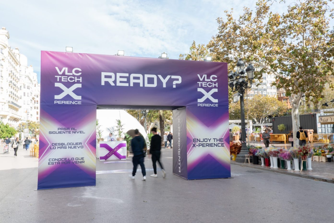 Robots, hologramas y una mascletà en 4D: así es el festival VLC Tech X ...