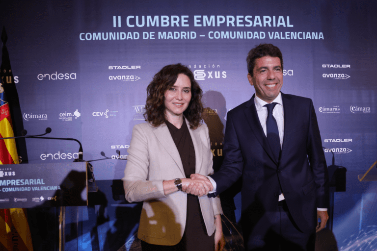 Mazón y Ayuso sellan su alianza contra el Gobierno y exigen la ampliación del Puerto de València