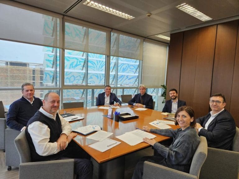 Industria anuncia un programa piloto para simplificar la burocracia de las instalaciones eléctricas y energéticas