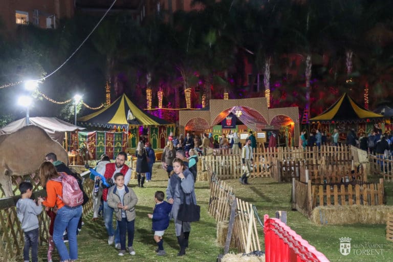 15.000 personas visitan el Campamento Real de Torrent en su primera jornada