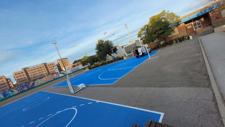 Torrent renueva instalaciones escolares durante las vacaciones de Navidad