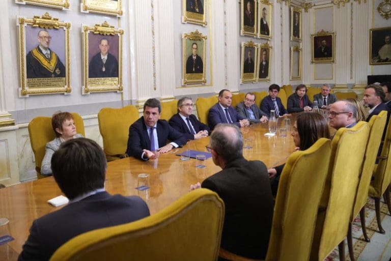 Mazón tilda de ‘irresponsabilidad’ la puesta en marcha de una nueva Ley de Universidades ‘sin consenso y sin financiación’