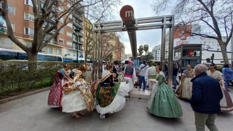 Metrovalencia ampliará el servicio nocturno de fin de semana para facilitar la movilidad por los conciertos de Fallas