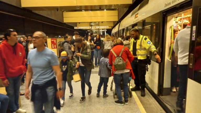 Metrovalencia incorpora 120 nuevos agentes de estaciones durante las Fallas