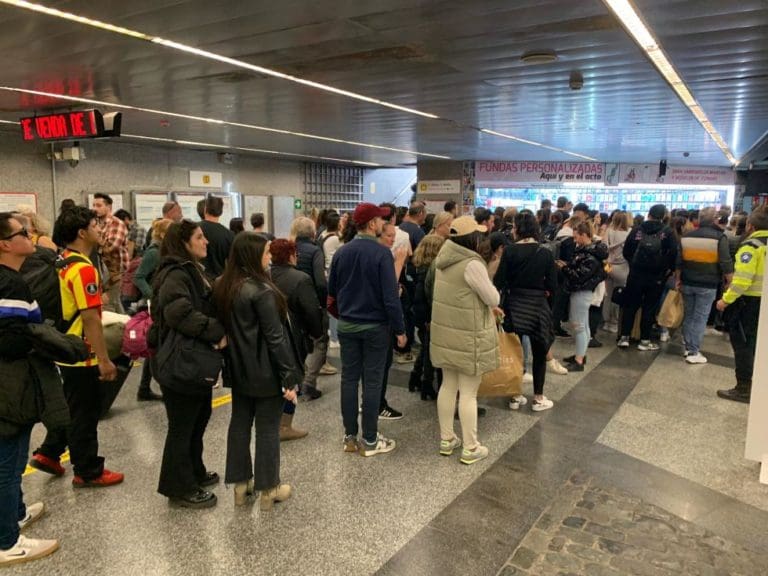 Metrovalencia registra 2,5 millones de viajes en Fallas, el mayor número de desplazamientos de su historia