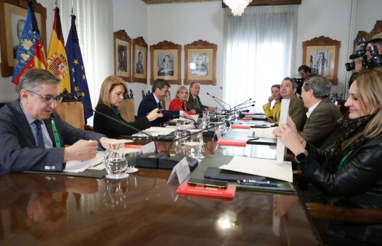 El Consell aprueba la subida adicional del 0,5% en los sueldos del funcionariado