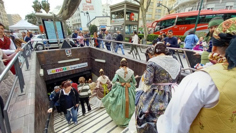 Metrovalencia ofrece durante cinco días consecutivos servicio ininterrumpido de metro y tranvía en Fallas