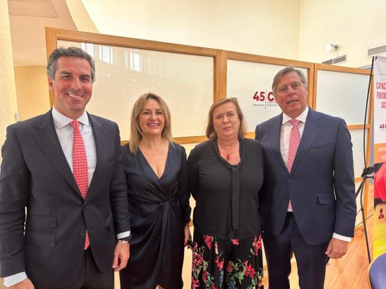 Montes pide una regulación sobre viviendas turísticas lo más unificada posible en toda España y alineada con la Unión Europea