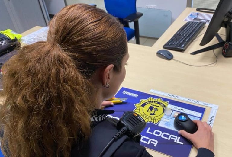 Investigan a un conductor por suplantar identidad de un fallecido con tarjeta de movilidad reducida