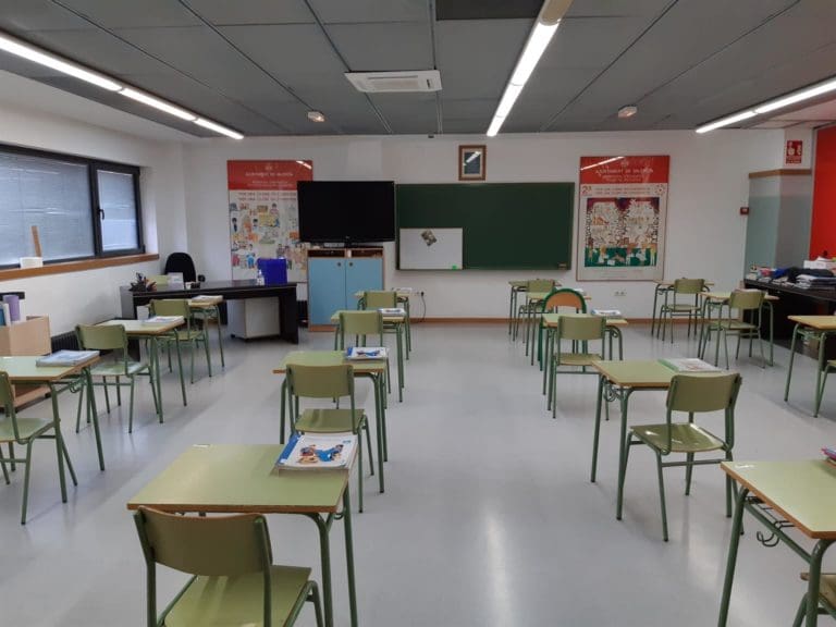 València realiza 12.244 actuaciones de mantenimiento en 102 colegios en un año