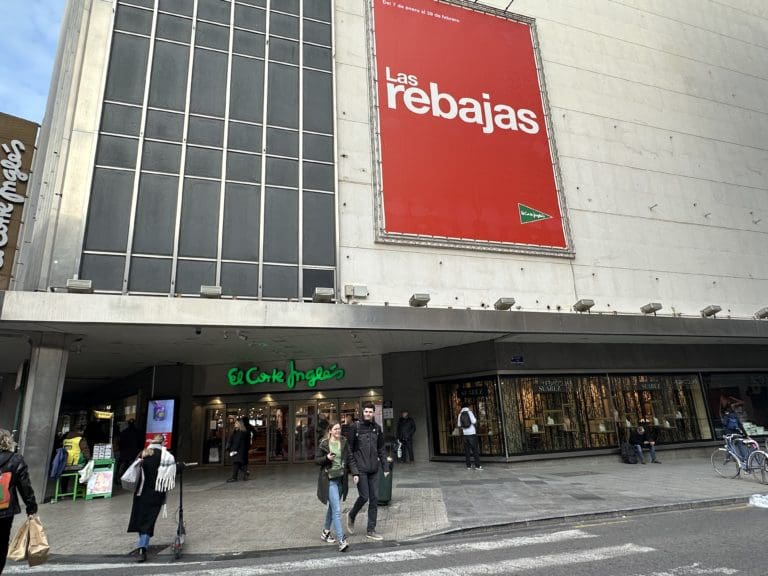 Las principales vías comerciales de València superan el 96% de ocupación de locales