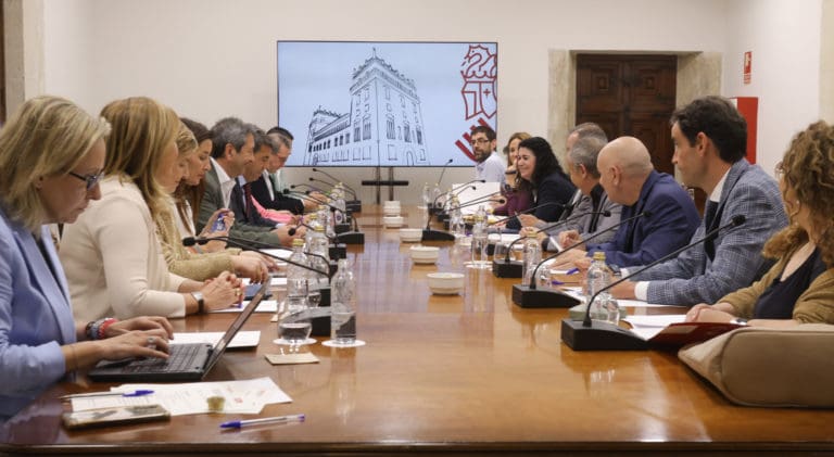 Mazón busca ‘reforzar’ la acción de la Mesa de Diálogo Social para ‘aúnar esfuerzos’ en mejorar la Comunitat Valenciana