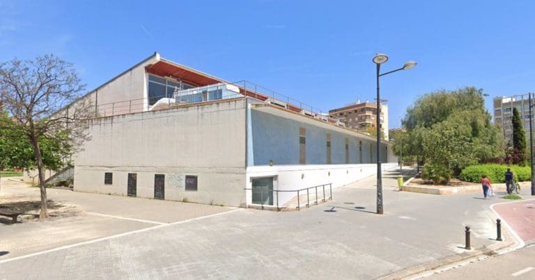 Reabierta la piscina municipal del barrio de Ayora tras detectarse legionela
