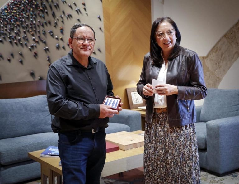 Julián, el conserje del edificio incendiado en Campanar, vuelve a trabajar: ‘En el hospital todo el mundo me conoce’