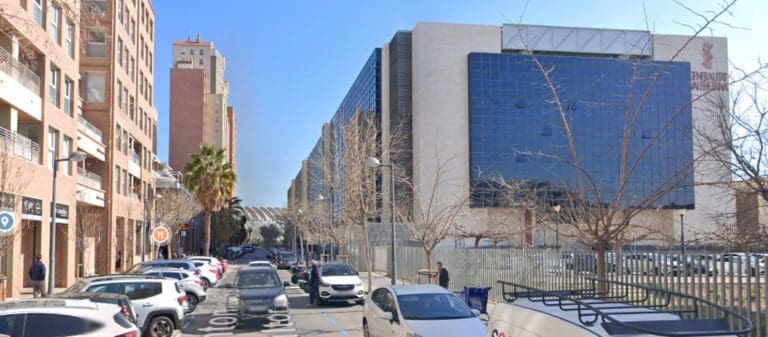 Intentan quemar vivo a una persona sin hogar en la zona de la Ciudad de la Justicia