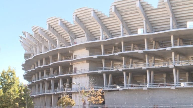 Valencia CF trabaja para reanudar el Nou Mestalla en el plazo máximo de seis meses que marca la licencia