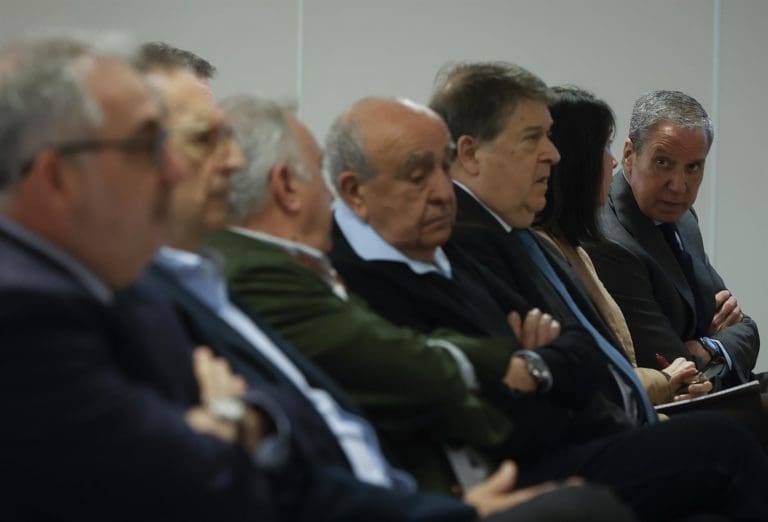 Un reloj de 20.000€ y televisores por 10.000€: La UCO desgrana los gastos de Zaplana con dinero de la trama