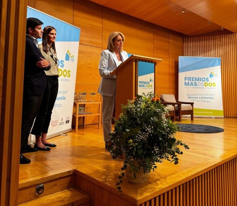 Camarero anima a las familias al acogimiento para ofrecer a menores vulnerables un entorno seguro